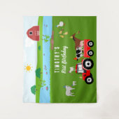 農場の動物と赤いトラクターの誕生日パーティーテーマ タペストリー (正面)