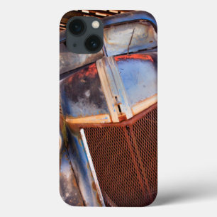 農場の古い錆ついたトラック iPhone 13ケース