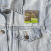 農場の干し草ベールそして紅葉、 缶バッジ (インサイチュ)