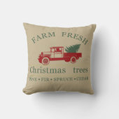 農場の新鮮なクラシックヴィンテージ赤いトラック松の木 クッション (正面)
