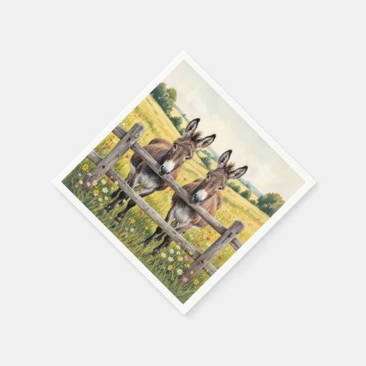 農場の牧草地で柵の後ろに立つロバ スタンダードカクテルナプキン (角)