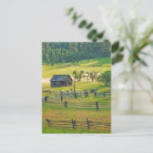 農場はがきに小さな木造の納屋 ポストカード (スタンド正面)