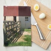 農場 |アメリカ国旗を持つ赤い納屋 キッチンタオル (四つ折り)