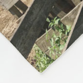 農場 |アメリカ国旗を持つ赤い納屋 フリースブランケット (角)