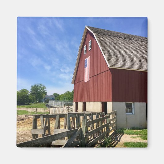 農場 |アメリカ国旗を持つ赤い納屋 マグネット (正面)