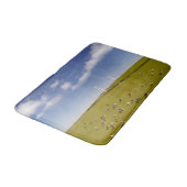 農場 |ウィンドミルファーム近くの牛 バスマット (アングル)