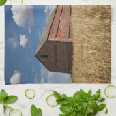 農場 |小麦フィールドの古い赤い納屋 キッチンタオル (折り畳み)