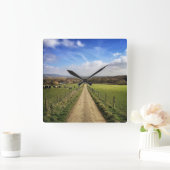 農場 |英語のカントリーサイドダートロード スクエア壁時計 (ホーム)