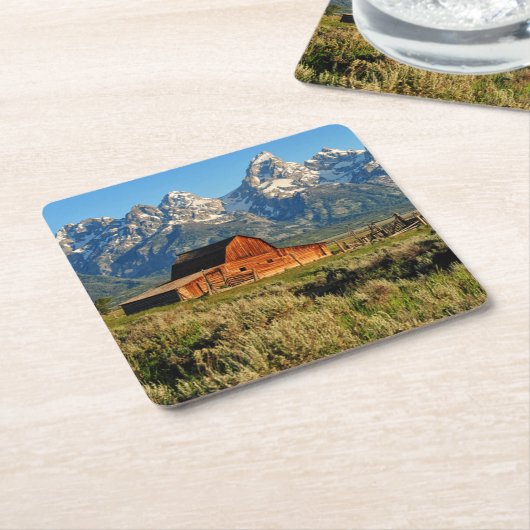 農場 |雪に覆われたバーン スクエアペーパーコースター (アングル)