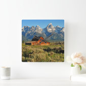 農場 |雪に覆われたバーン スクエア壁時計 (ホーム)