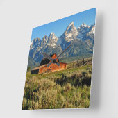 農場 |雪に覆われたバーン スクエア壁時計 (傾斜)