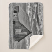 農場 | BW American Flag Barn Scene シェルパブランケット (正面)