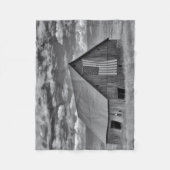 農場 | BW American Flag Barn Scene フリースブランケット (正面)