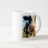 農場 | Holstein Cow Chewing ジャンボコーヒーマグカップ (正面右)