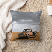 農場 | Old Truck in Field クッション (ブランケット)
