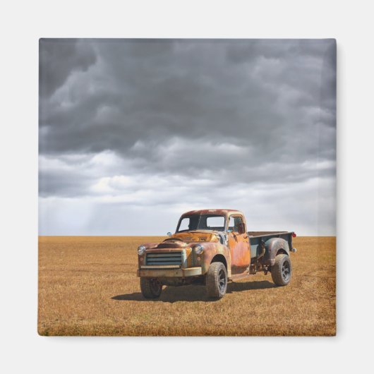 農場 | Old Truck in Field マグネット (正面)