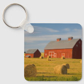 農場 | Red Barns Near Hay Bales キーホルダー (正面)
