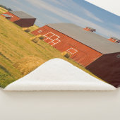 農場 | Red Barns Near Hay Bales シェルパブランケット (3/4)