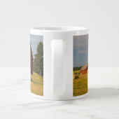 農場 | Red Barns Near Hay Bales ジャンボコーヒーマグカップ (裏面)