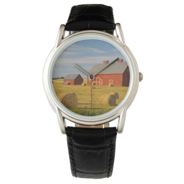 農場 | Red Barns Near Hay Bales 腕時計 (正面)