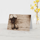 農家の泥だらけのゴムブーツ カード (黄色い花)