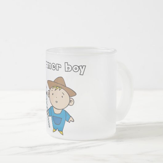 農家の男の子のTシャツおよびギフト フロストグラスマグカップ (正面右)
