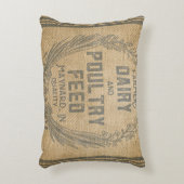 農家の酪農場の家禽は袋バーラップを食べ物を与えます アクセントクッション (正面(垂直))