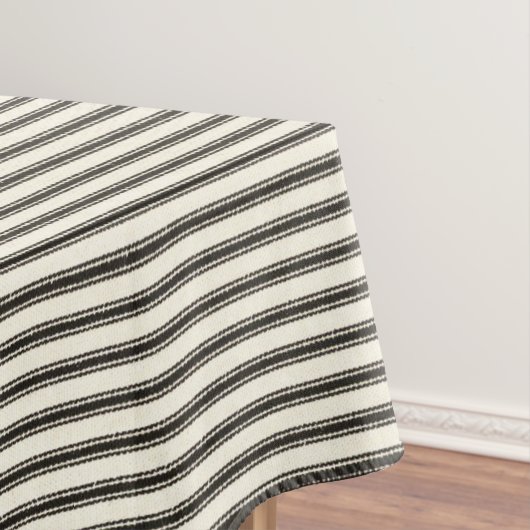 農家カチカチ音をたて黒白 テーブルクロス (インサイチュ)