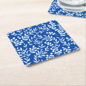 農家シンプルの花の模様オン青 スクエアペーパーコースター (アングル)