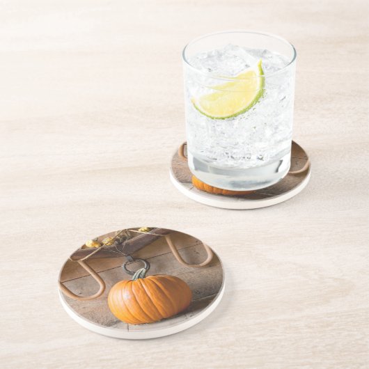 農家博物館。納屋の中のカボチャに干し草を1俵 コースター (側面)