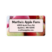 農家市場の住所でバスケット内の新鮮なリンゴ ラベル (正面)