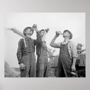 農家飲むビール, 1941.ヴィンテージ写真 ポスター