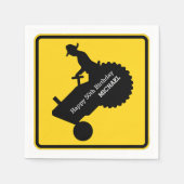 農家駆動トラクターロードサインパーソナライズされた スタンダードカクテルナプキン (正面)