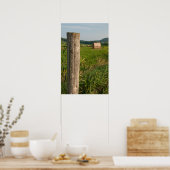 農村のファームフェンスポストと干し草の葉 ポスター (キッチン)