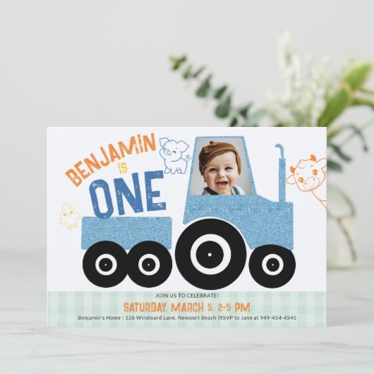農業動物デニムトラクターかわいい写真1歳の誕生日 招待状 (スタンド正面)