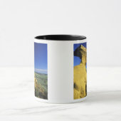 近くのヘルクリーク地域の砂岩モニュメント マグカップ (中央)