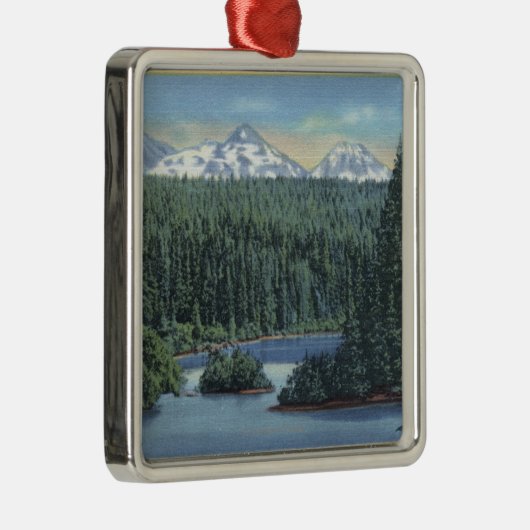 近の3つの姉妹山はスコットから、または曲がります メタルオーナメント (右)