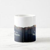 近所に活気を与える コーヒーマグカップ (中央)