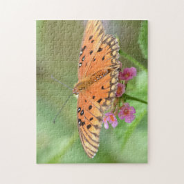 近所の公園で見つかった花の上の蝶 ジグソーパズル