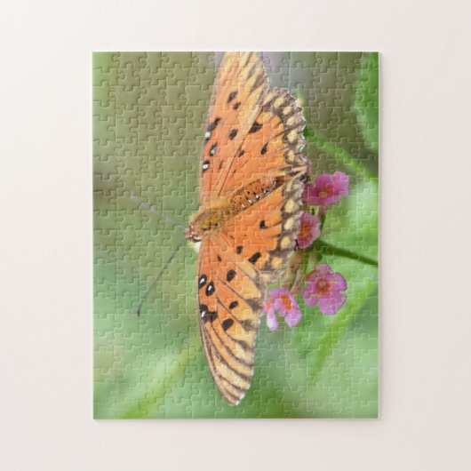 近所の公園で見つかった花の上の蝶 ジグソーパズル (縦)