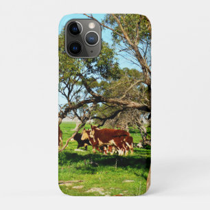 近距離の牛 iPhone 11 PROケース