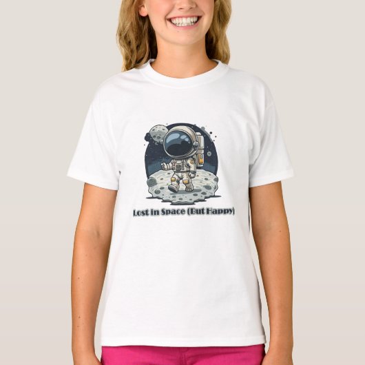 迷子の宇宙飛行士 (だけど幸せ) – かわいい宇宙飛行士デザイン Tシャツ (正面)