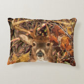 迷彩柄の白い尾シカの秋の木びき台 アクセントクッション (裏面)