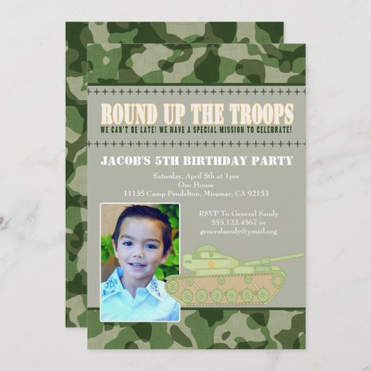 迷彩柄の緑の軍隊の人の誕生日のパーティの招待状 招待状 (正面/裏面)