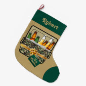 迷彩柄アイスチェストとビールメリークリスマスカスタム ラージクリスマスストッキング (正面 (吊り時))