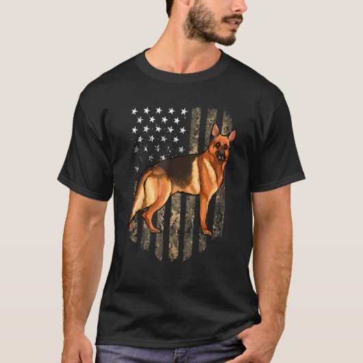 迷彩柄アメリカ国旗ドイツ・シェパード7月4日 Tシャツ (正面)