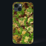 迷彩柄コケグランジサビ古いテクスチャ iPhone 13ケース<br><div class="desc">このユニークデザインはフェイク、非常に古く斑状に見えるように作られた背景に錆びた鉄/苔のような質感を示している。それはグラニーでアンティーク擦り切れたで、背景の質感であり、森の中で自然なカモフラージュを提供するか、100年ほど腐敗した後に君の電子ケース/スリーブを発見したように見える。</div>