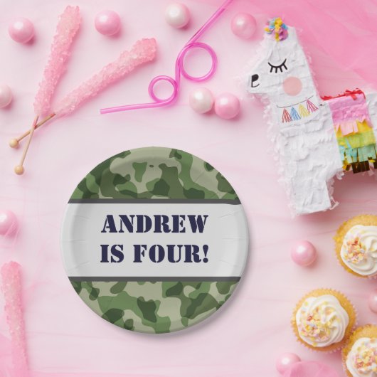 迷彩柄軍パーソナライズされた軍隊誕生日 ペーパープレート (パーティー)