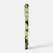 迷彩柄 iPhone 15ケース (左側面)
