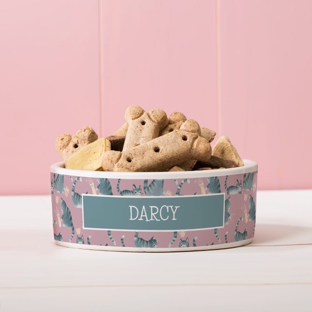 迷惑な灰色のタビー猫が物を倒すパターン ボウル (Bad Grey Tabby Cats Knocking Stuff Over Pet Bowl (add your own pet name and change the colour!))